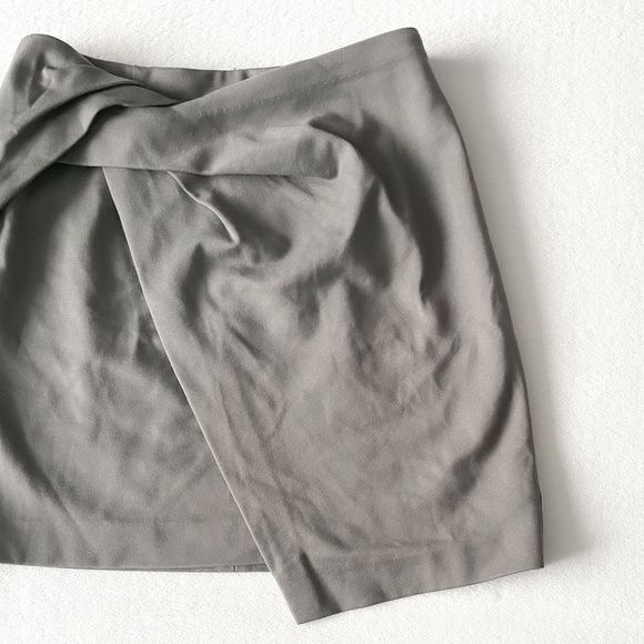 BABATON Twist front Mini SKirt - Picture 2 of 9